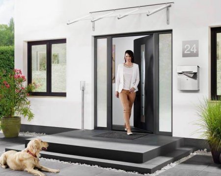 La porte d'entrée et la porte de garage de votre habitation est essentielle pour apporter de la plus value à votre habitation? Elle se veut esthétique, design, sécuritaire et de bonne isolation thermique.