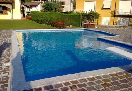 Pourquoi choisir une piscine hors-sol ? Economique, flexible ou rigide, les piscines sont un élément incontournable à avoir chez soi.