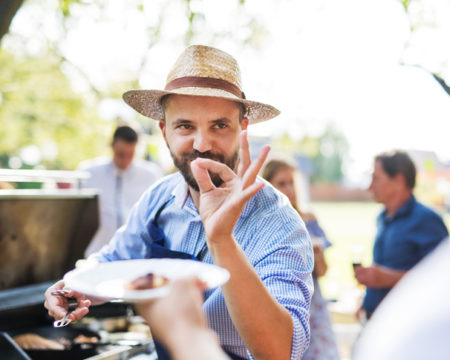 Difficile de choisir entre le barbecue ou la plancha pour cuisiner en été. Quelle est la meilleure cuisine ? Avantages et inconvénients sur notre blog !