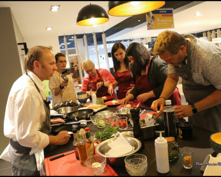 Profitez de faire des repas d'été avec IXINA Cuisines ! Démonstration avec Julien Gahona, chef du Pantographe et une cuisine Ixina ! Bon appétit et bonne découverte !