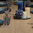Focus sur l'art de la table à Atlas Home pour des fêtes de fin d'année naturelles, modernes et authentiques.