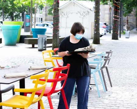 Vrai restaurant participatif à Mulhouse, le petit truc en plus trouve une clientèle attentive à l'entraide de personnes autistes