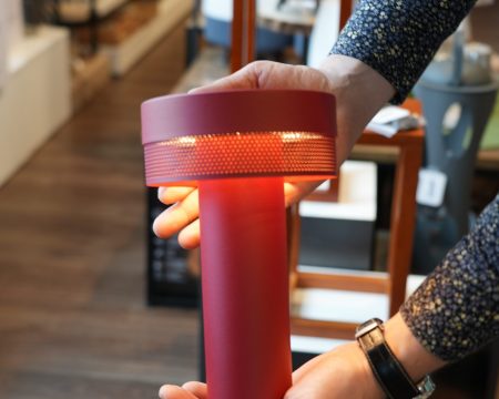 La lampe à poser baladeuse ultra branchée de toutes les couleurs pour l'enmener ou vous voulez