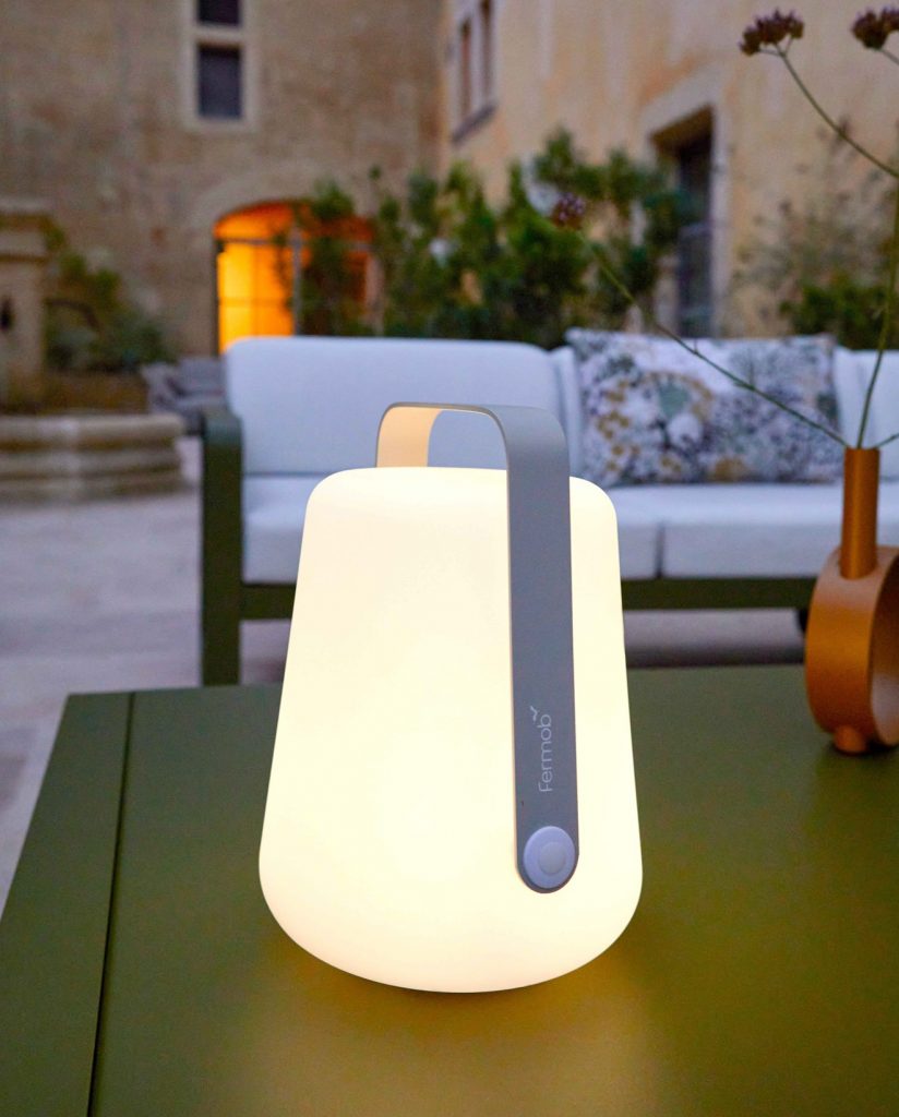 Lampe baladeuse Outoor top tendance, la sélection de MAMAISONETNOUS