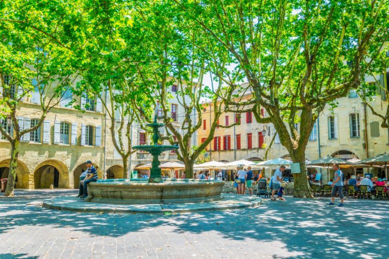 Uzès Place Aux Herbes gîte