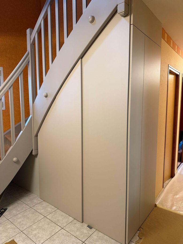 rangement sous escalier